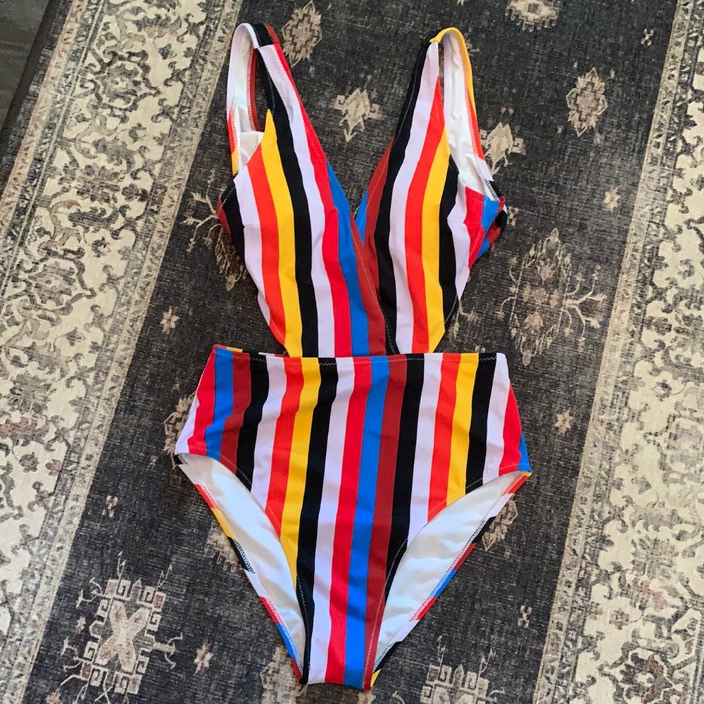 Striped one piece - Picture 2 of 3